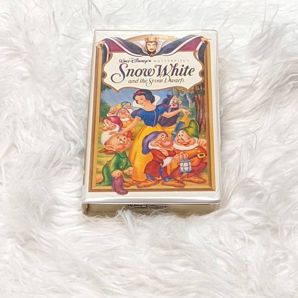 Disney's Snow White and the Seven Dwarfs VHS
